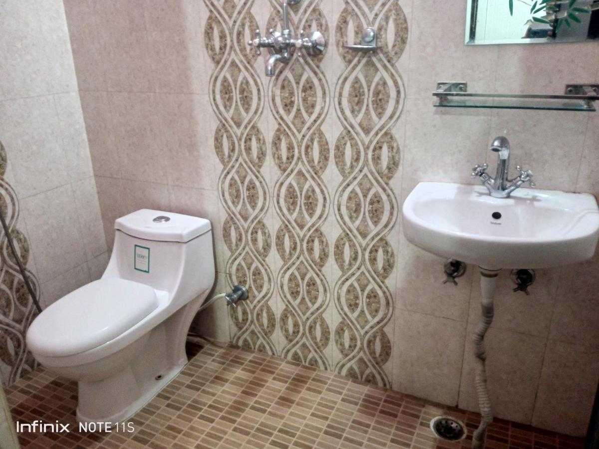 Hotel Buttercup Pokhara Eksteriør bilde