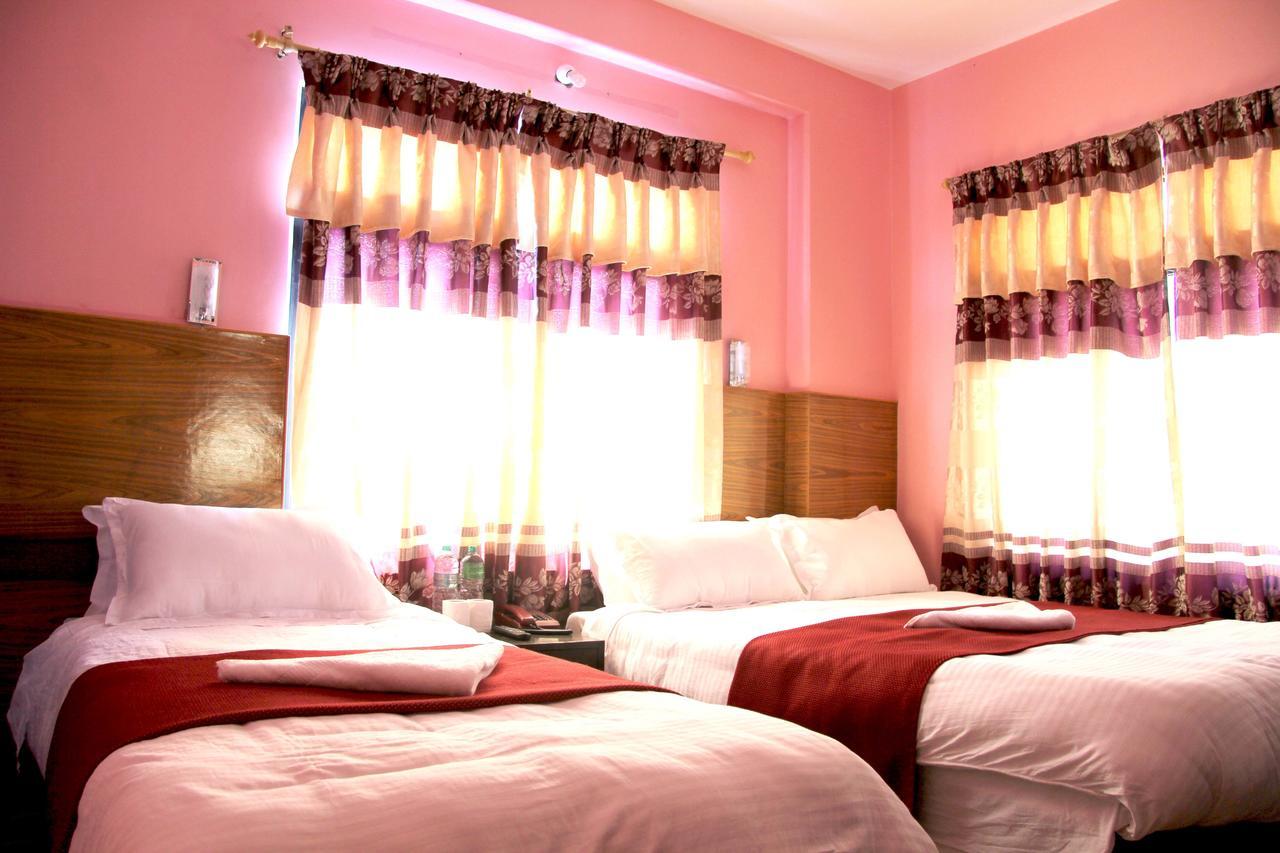 Hotel Buttercup Pokhara Eksteriør bilde