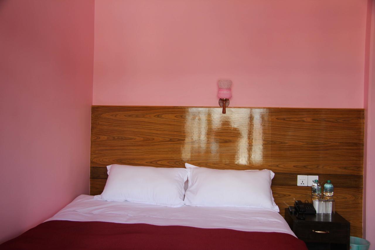 Hotel Buttercup Pokhara Eksteriør bilde