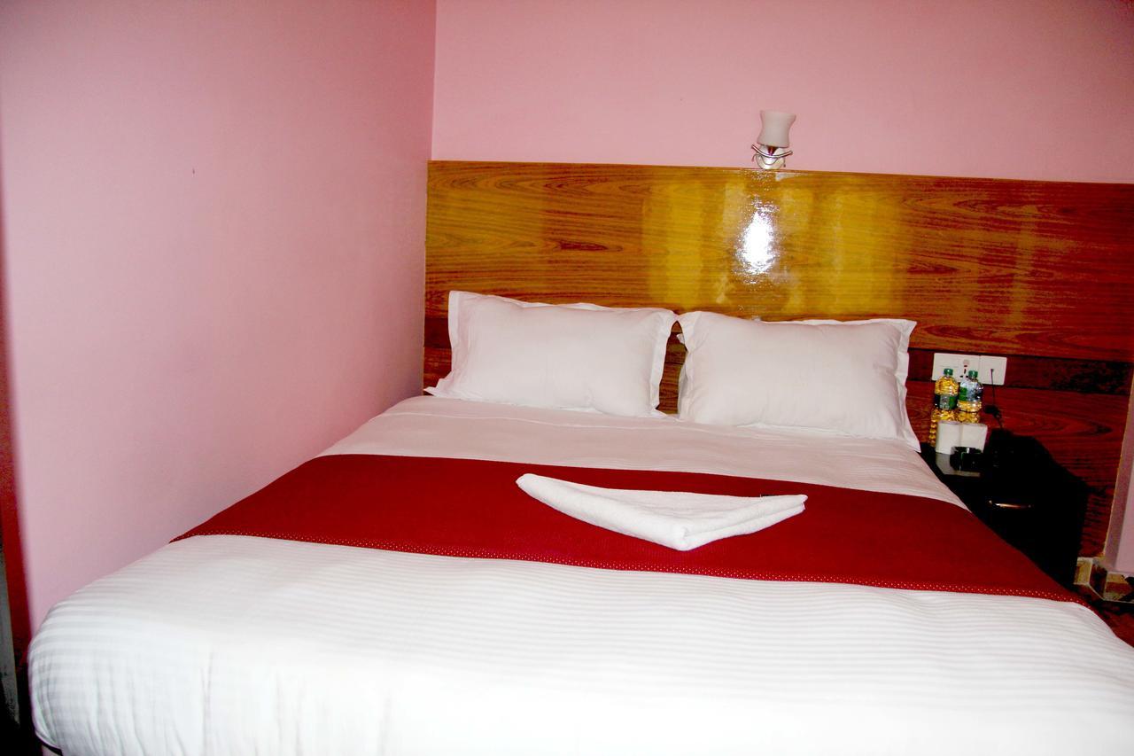 Hotel Buttercup Pokhara Eksteriør bilde