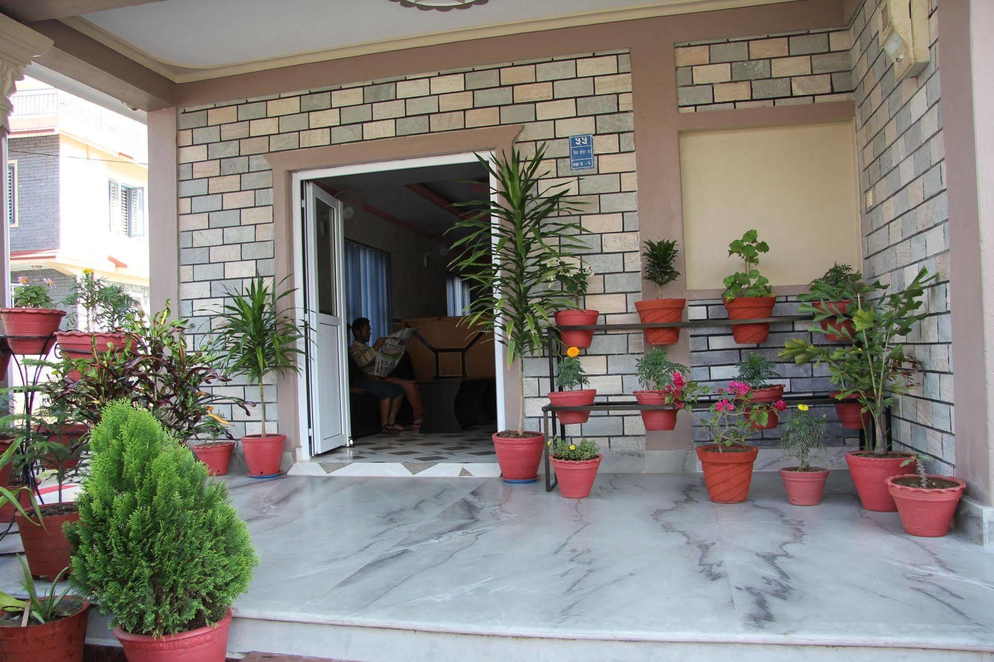 Hotel Buttercup Pokhara Eksteriør bilde