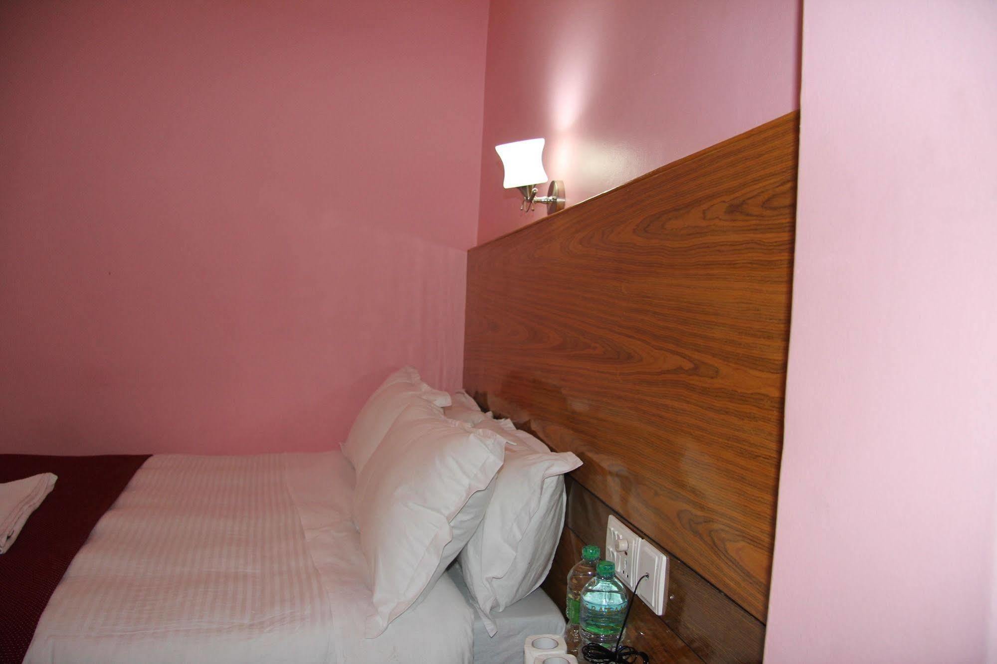 Hotel Buttercup Pokhara Eksteriør bilde