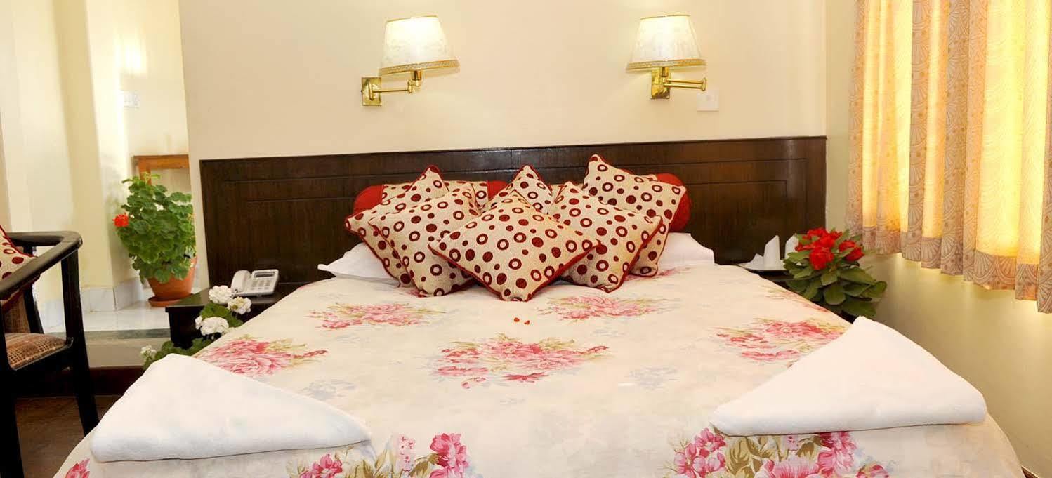Hotel Buttercup Pokhara Eksteriør bilde