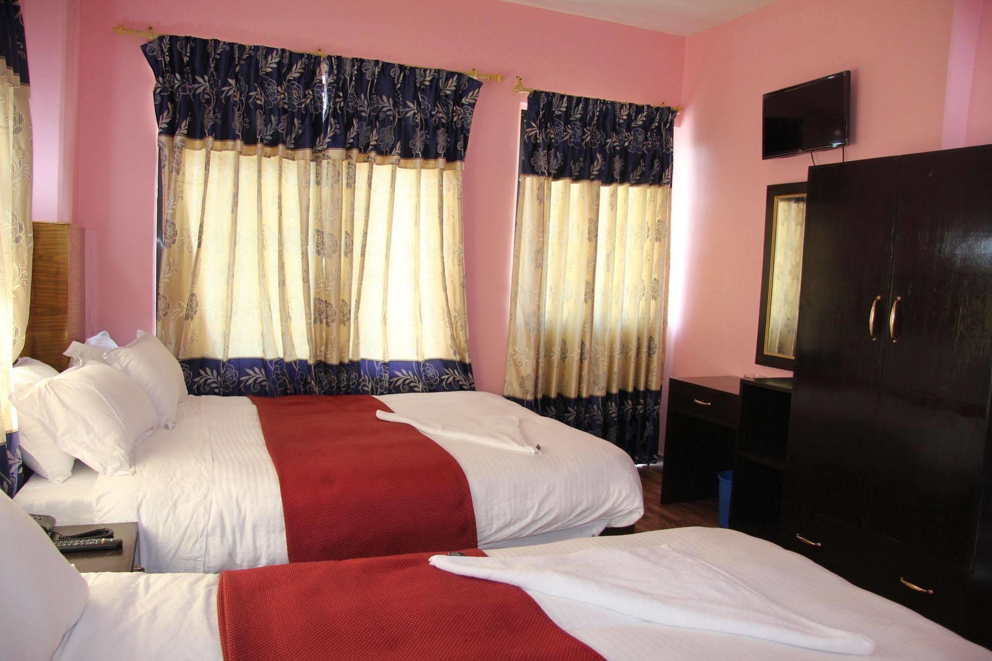 Hotel Buttercup Pokhara Eksteriør bilde