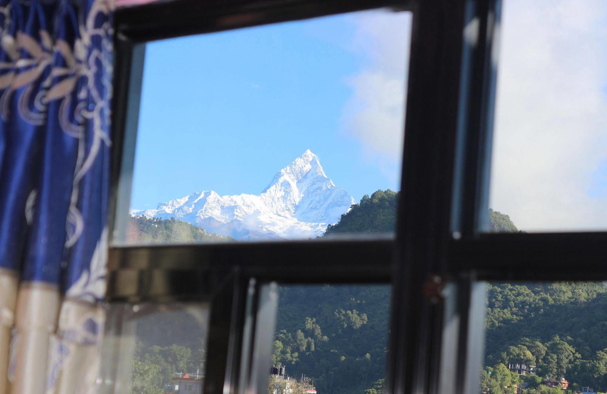 Hotel Buttercup Pokhara Eksteriør bilde