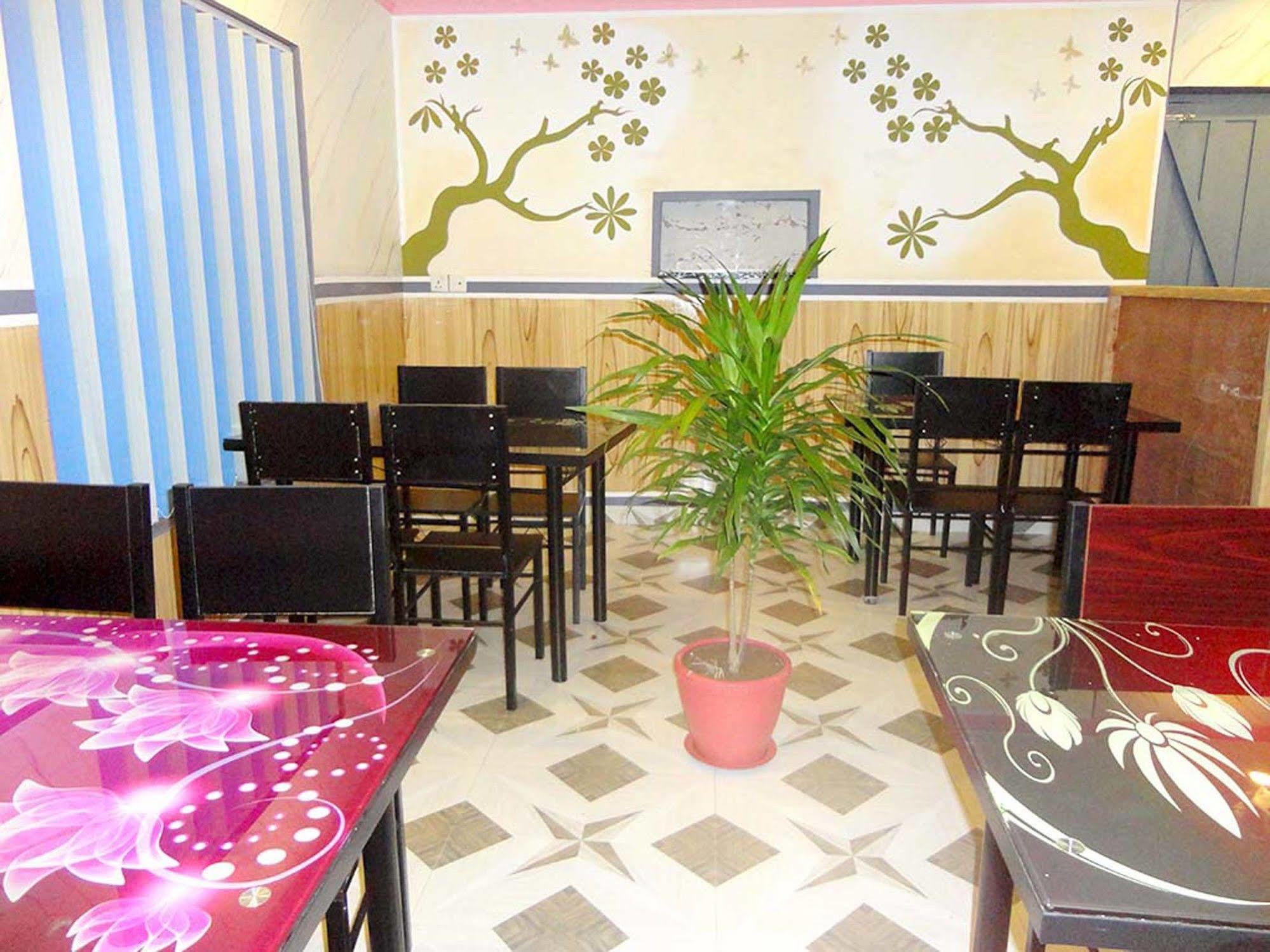 Hotel Buttercup Pokhara Eksteriør bilde