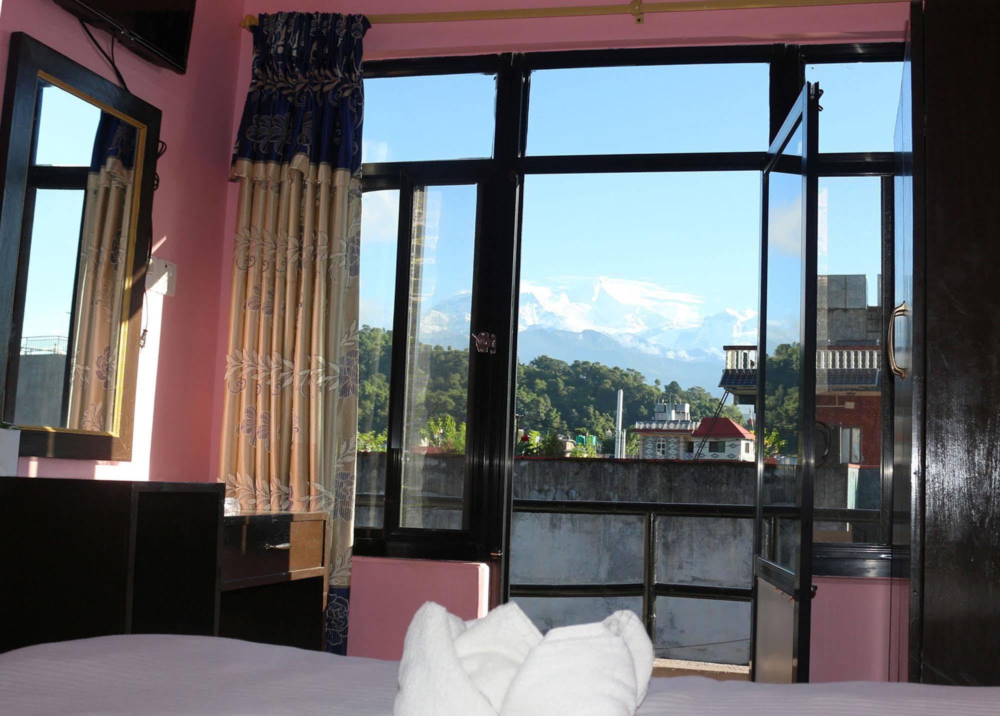 Hotel Buttercup Pokhara Eksteriør bilde