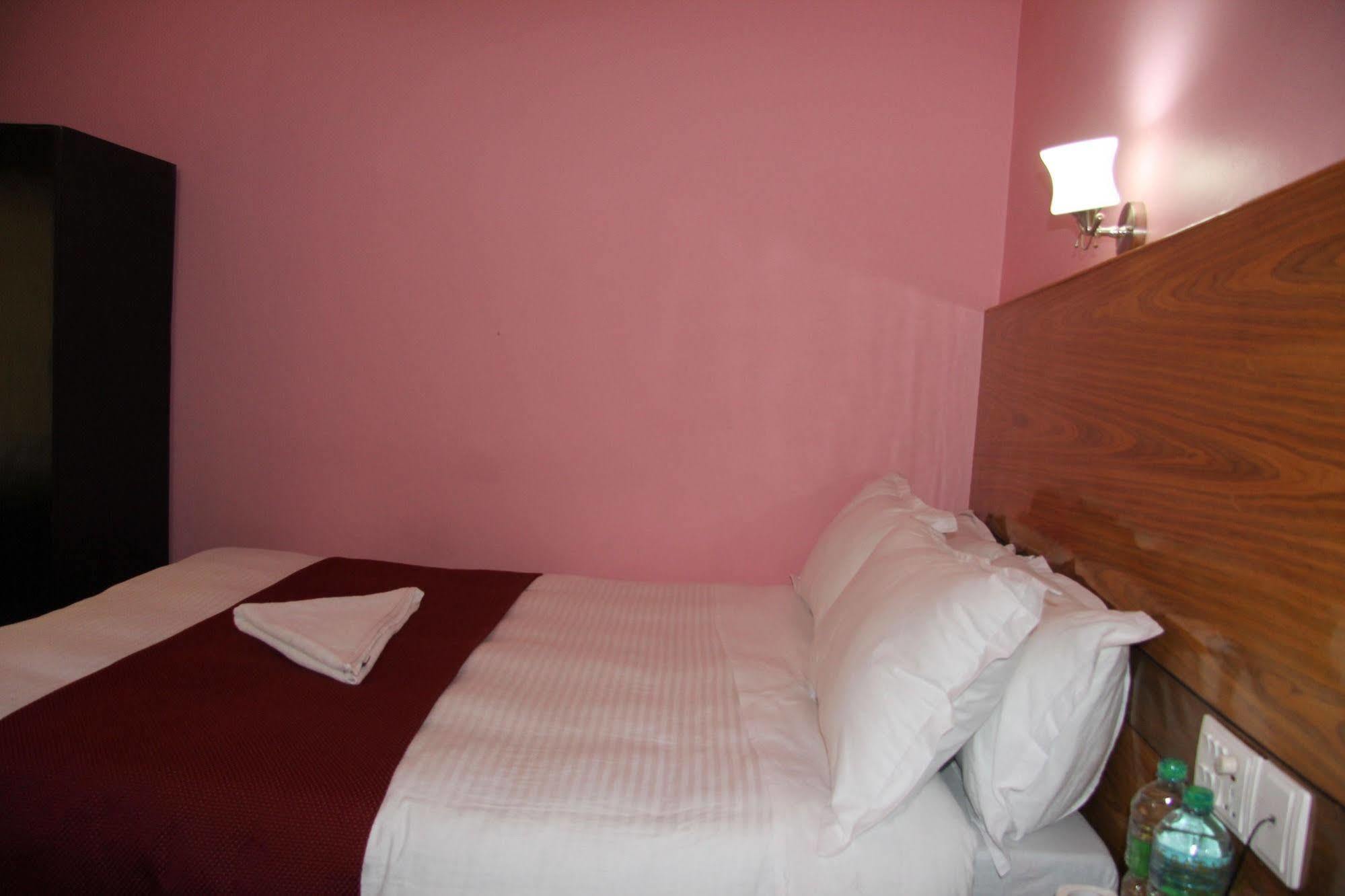 Hotel Buttercup Pokhara Eksteriør bilde